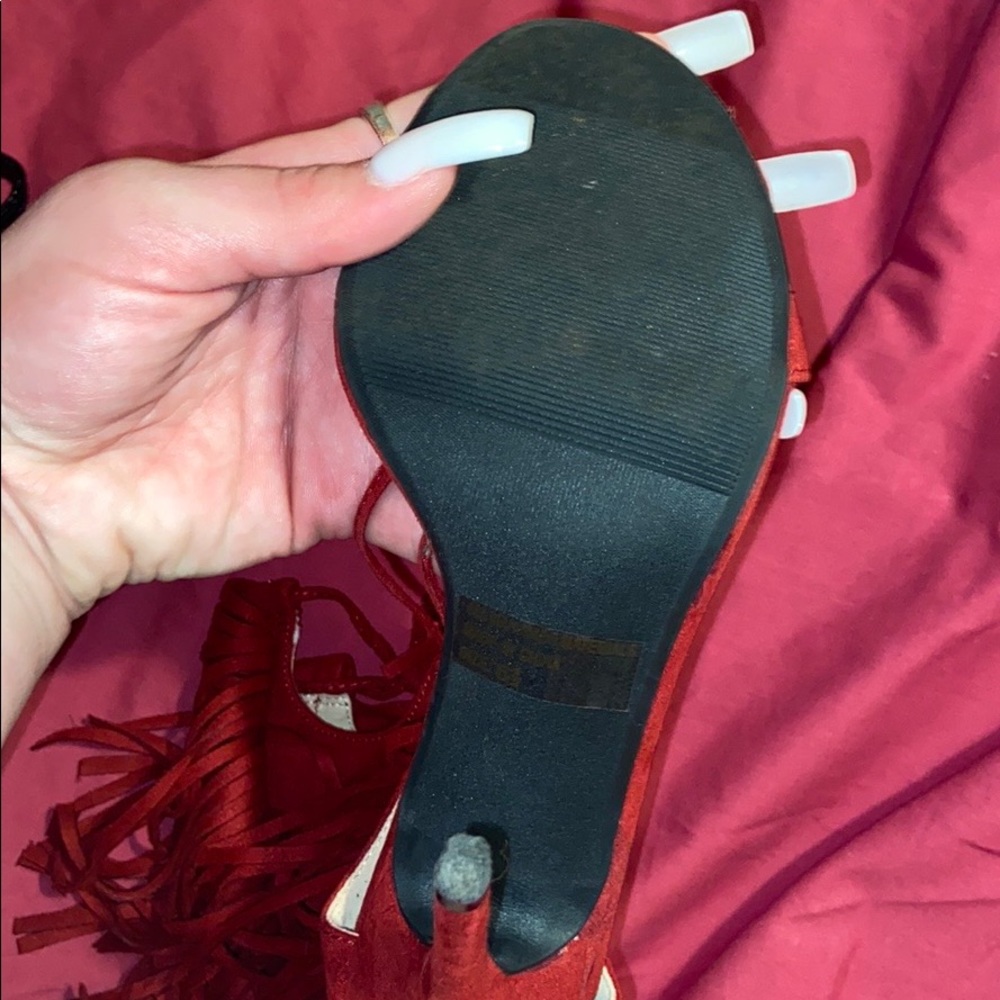 Heels - Picture 2 of 3